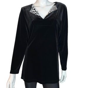 Chico’s Velvet Knit V-Neck Long Sleeve Black Tunic